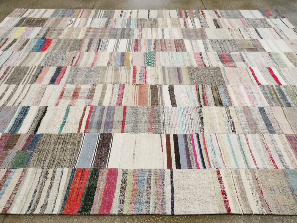 Modern Turkish Flatweave Kilim Room Size Rug, No.28208 - Galerie Shabab