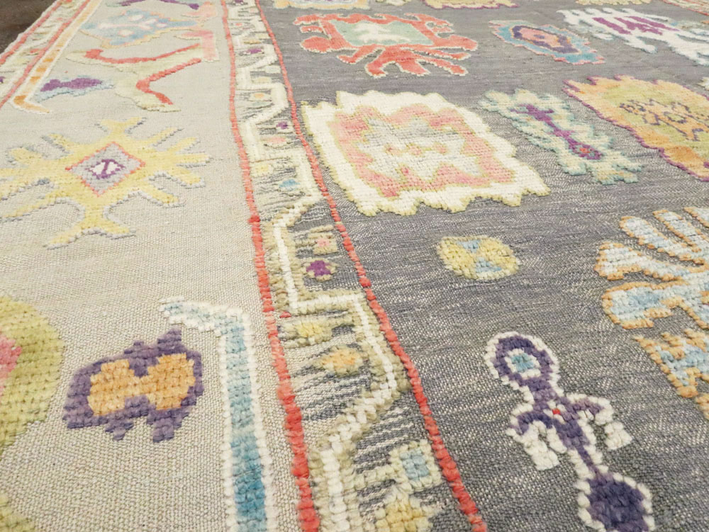 Contemporary Turkish Oushak Carpet, No.28218 - Galerie Shabab