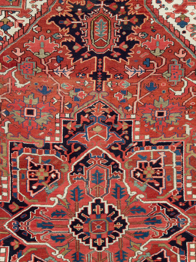 Vintage Persian Heriz Carpet, No.28221 - Galerie Shabab
