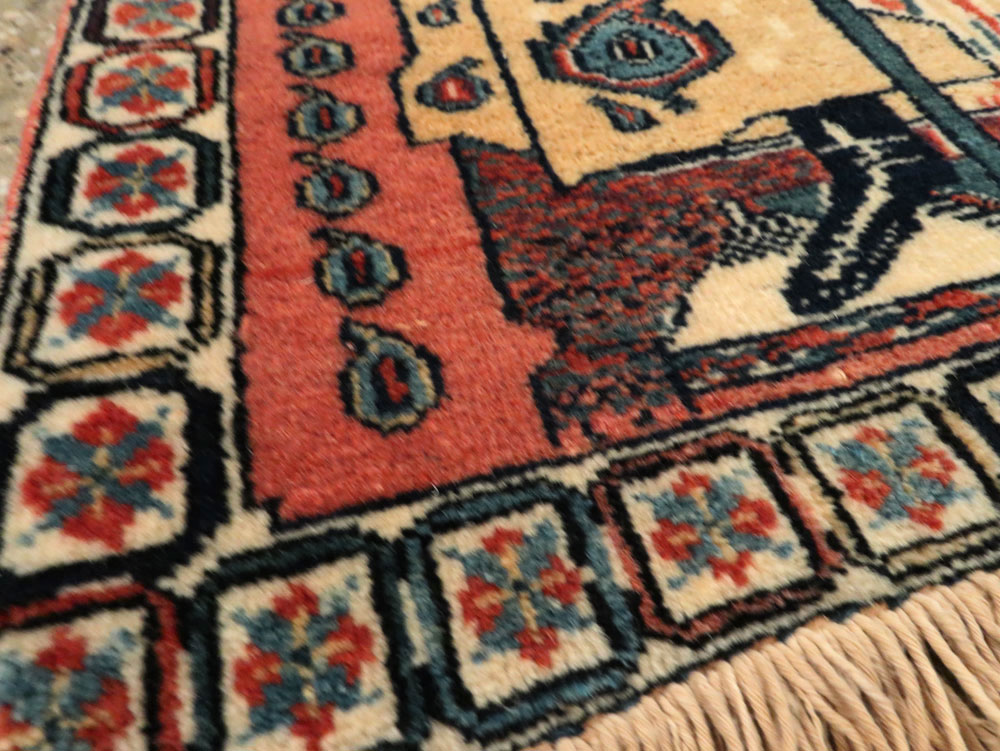 Persian Pictorial Shiraz Rug, No.28241 - Galerie Shabab