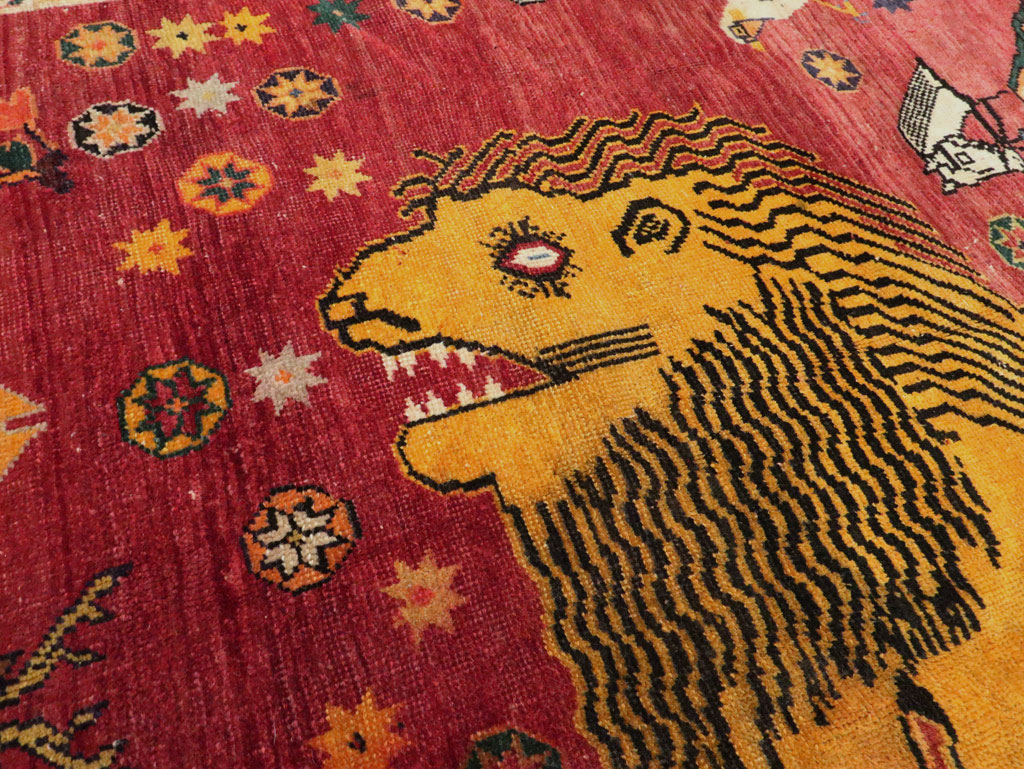 Vintage Persian Shiraz Pictorial Accent Rug, No.28247 - Galerie Shabab