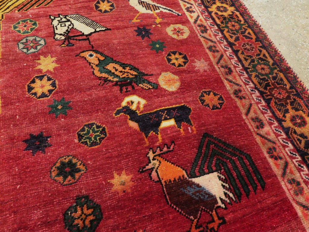 Vintage Persian Shiraz Pictorial Accent Rug, No.28247 - Galerie Shabab