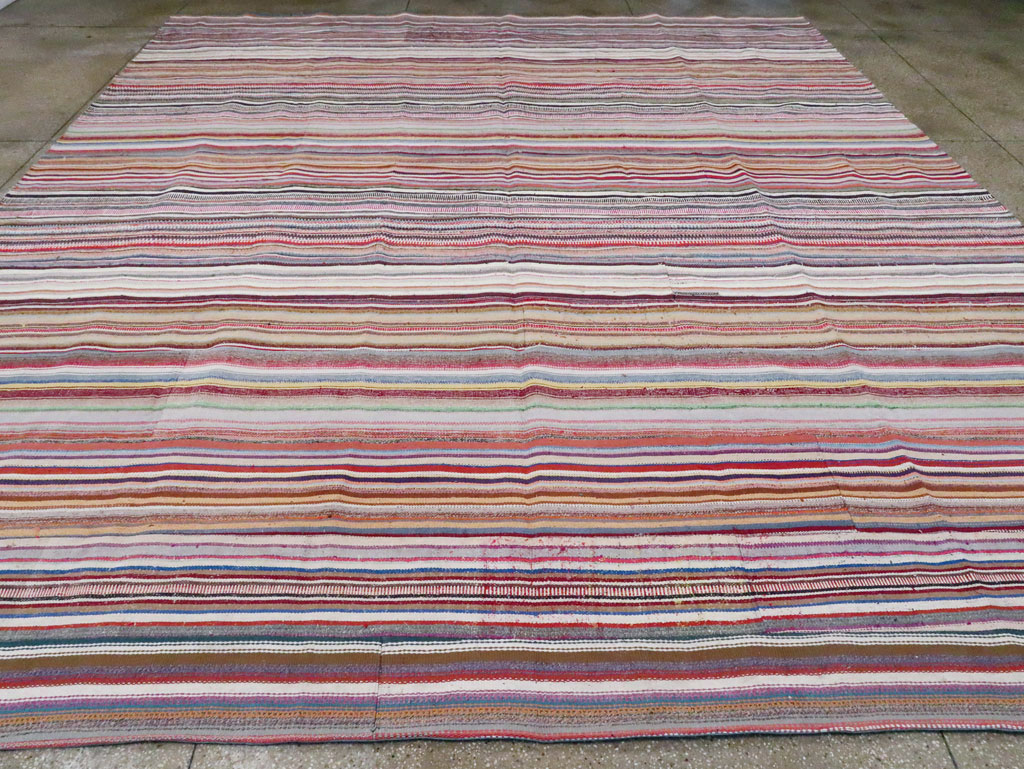 Vintage Turkish Flatweave Large Room Size Carpet, No.28250 - Galerie Shabab