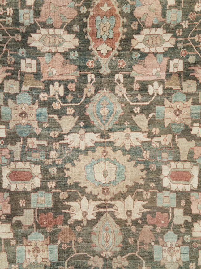 Antique Persian Bakhitari Carpet, No.28259 - Galerie Shabab