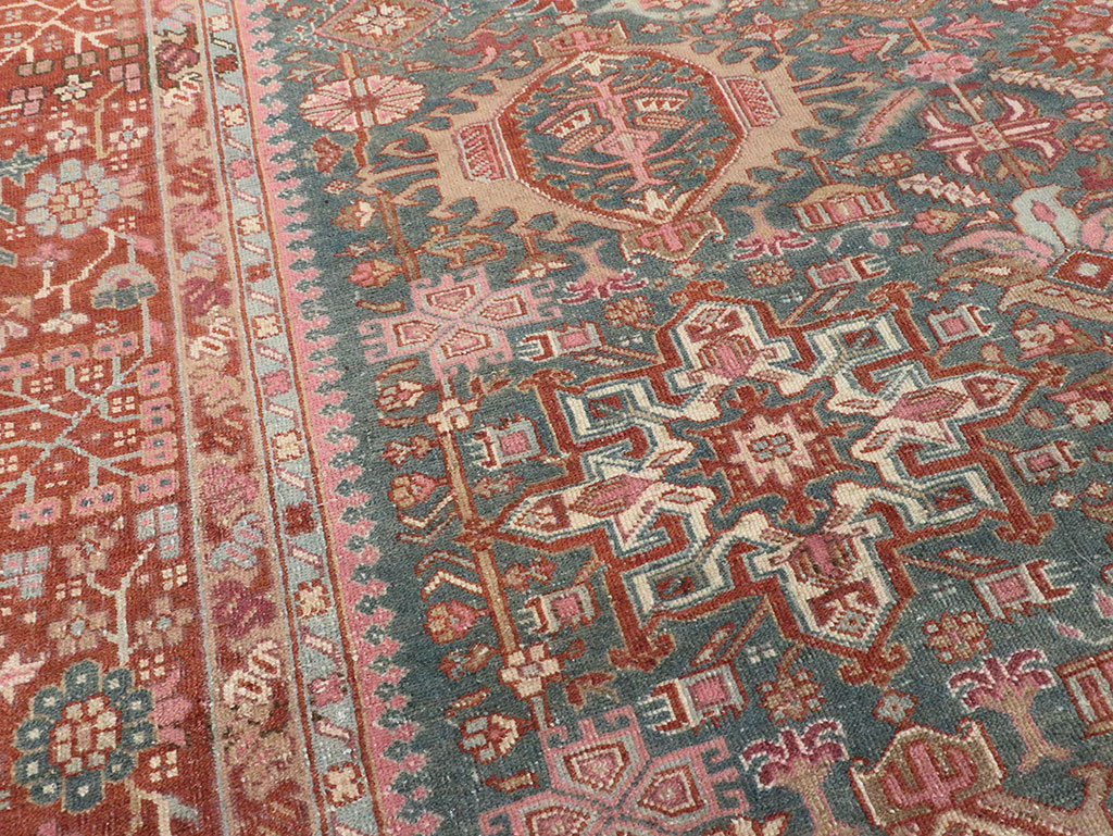Vintage Persian Karajeh Room Size Carpet, No.28262 - Galerie Shabab