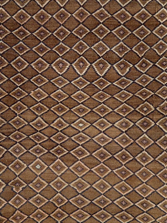 Vintage Anatolian Room Size Carpet, No.28267 - Galerie Shabab