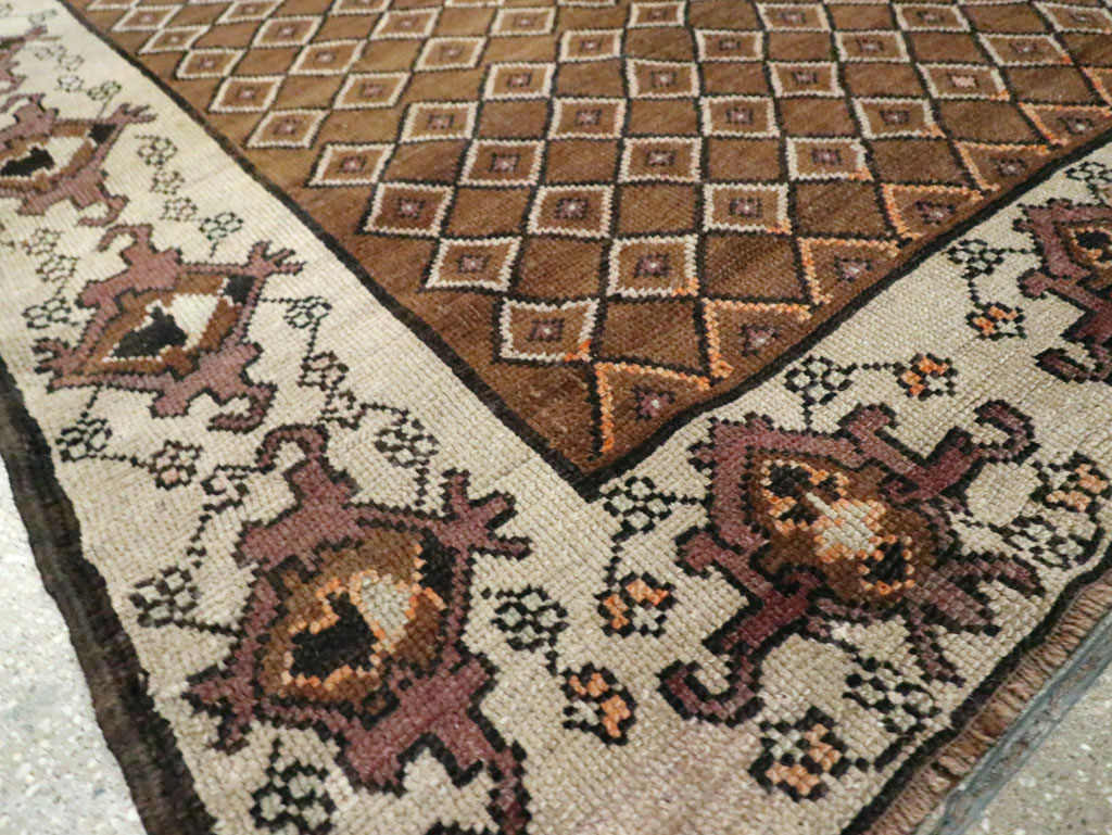 Vintage Anatolian Room Size Carpet, No.28267 - Galerie Shabab