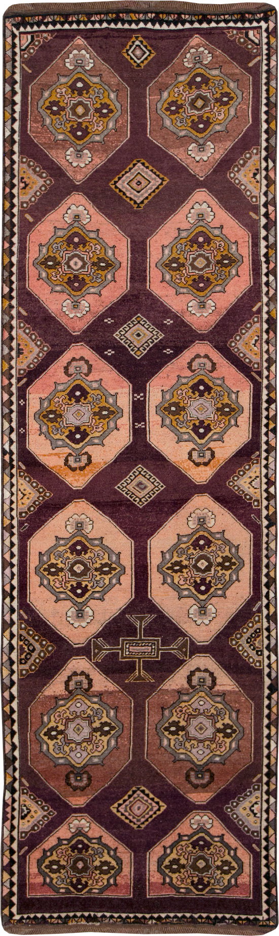 Vintage Turkish Anatolian Long Gallery Carpet, No.28269 - Galerie Shabab