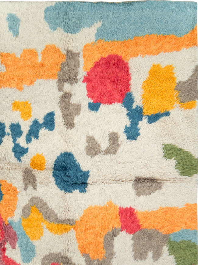 Contemporary Turkish Tulu Room Size Carpet, No.28273 - Galerie Shabab