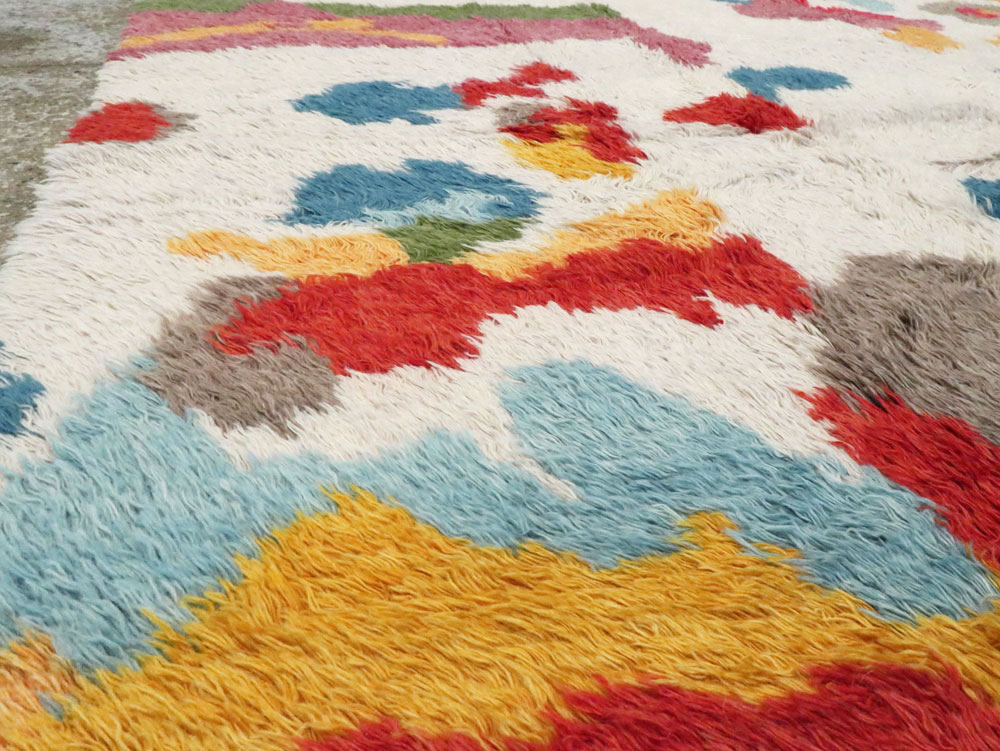 Contemporary Turkish Tulu Room Size Carpet, No.28273 - Galerie Shabab