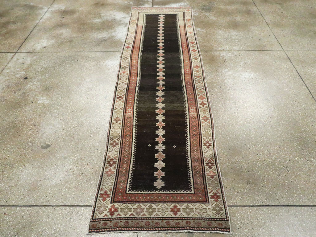 Vintage Kurdish Runner, No.28277 - Galerie Shabab