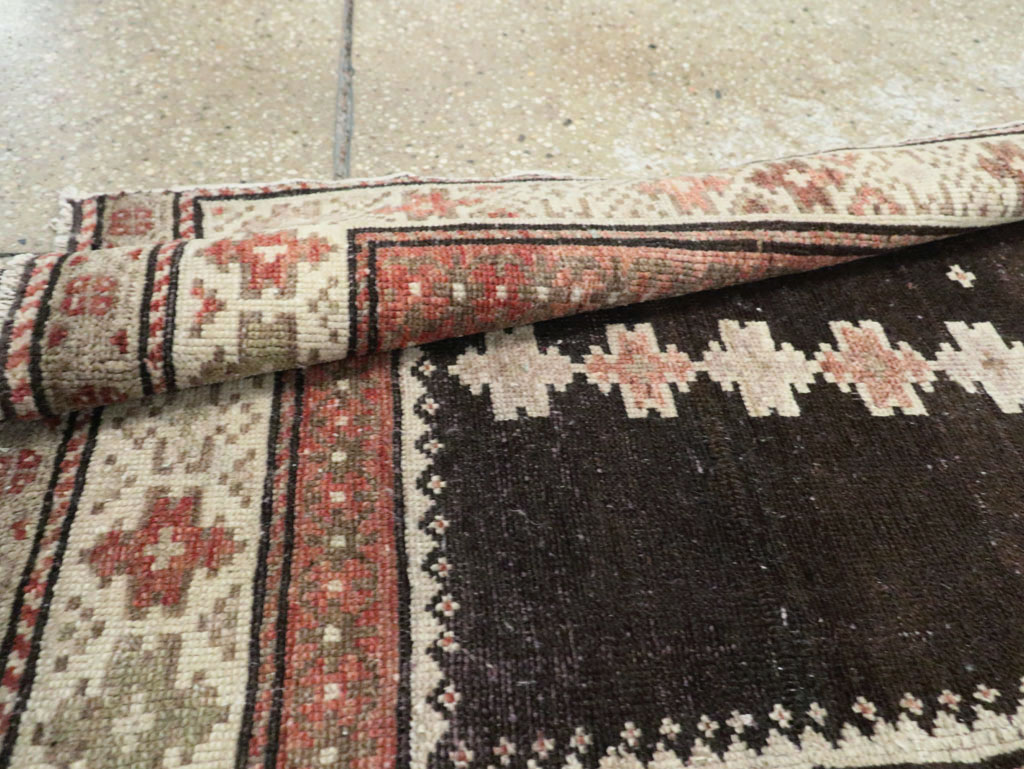 Vintage Kurdish Runner, No.28277 - Galerie Shabab