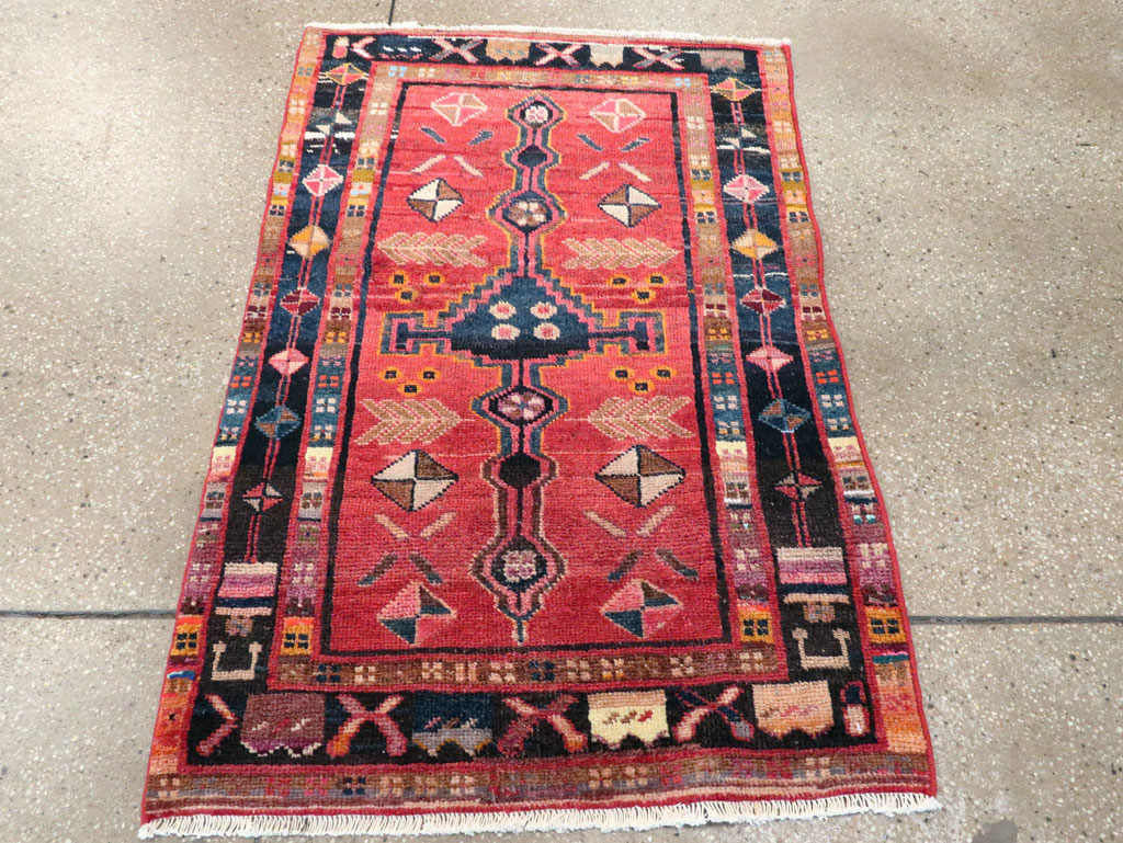 Vintage Persian Hamadan Throw Rug, No.28286 - Galerie Shabab