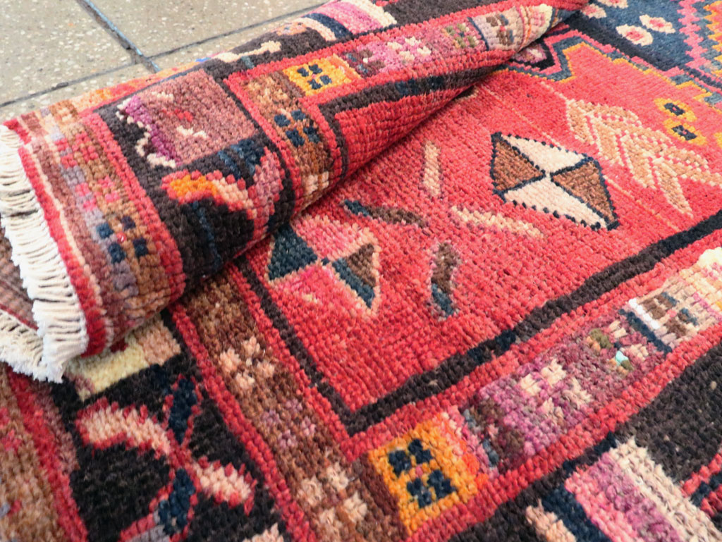 Vintage Persian Hamadan Throw Rug, No.28286 - Galerie Shabab