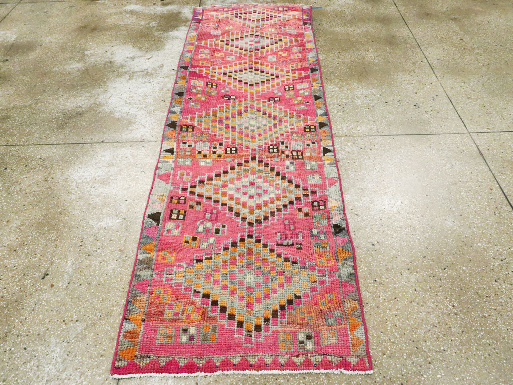 Vintage Turkish Anatolian Runner, No.28289 - Galerie Shabab