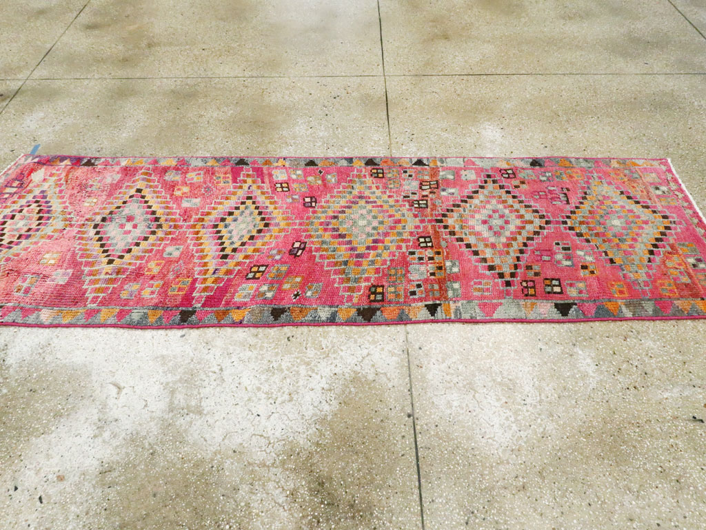 Vintage Turkish Anatolian Runner, No.28289 - Galerie Shabab