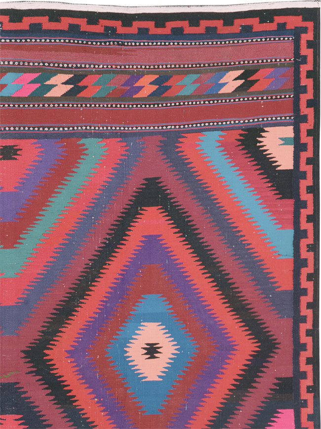 Vintage Persian Flatweave Kilim Accent Rug, No.28299 - Galerie Shabab