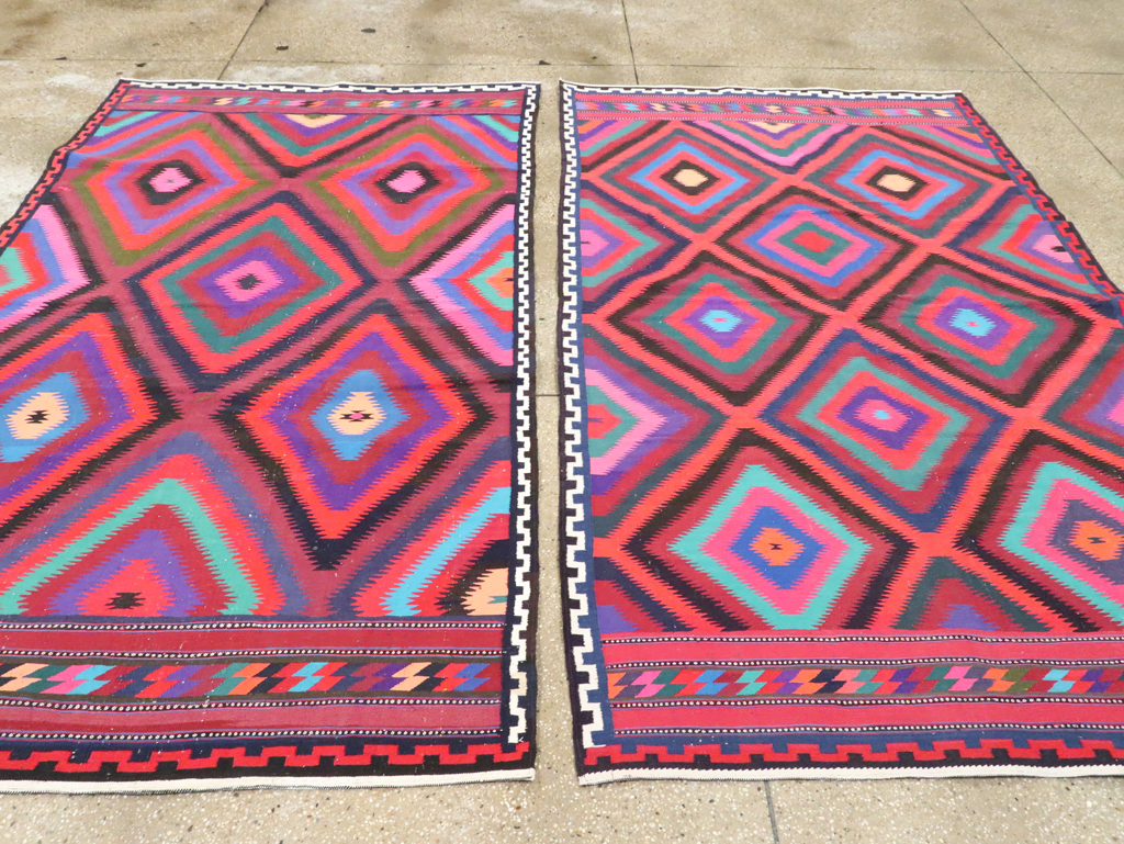 Vintage Persian Flatweave Kilim Accent Rug, No.28299 - Galerie Shabab
