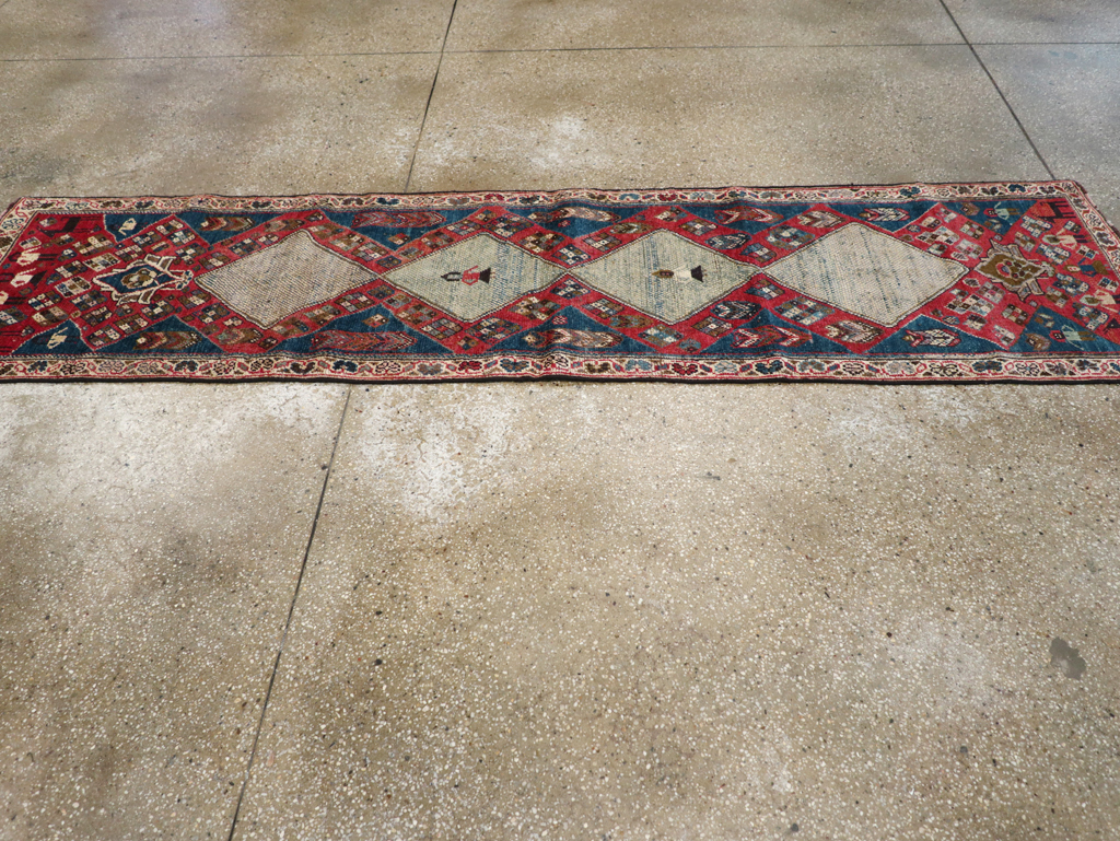 Vintage Persian Mahal Runner, No.28301 - Galerie Shabab