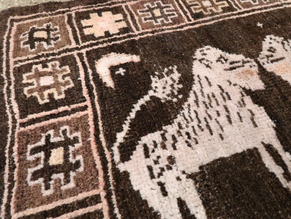 Vintage Turkish Anatolian Pictorial Rug, No.28355 - Galerie Shabab