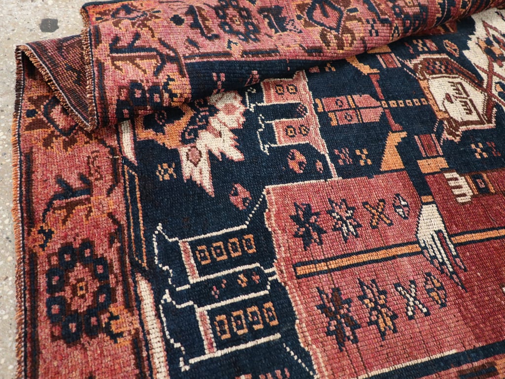 Vintage Persian Bakhtiari Pictorial Rug, No.28358 - Galerie Shabab