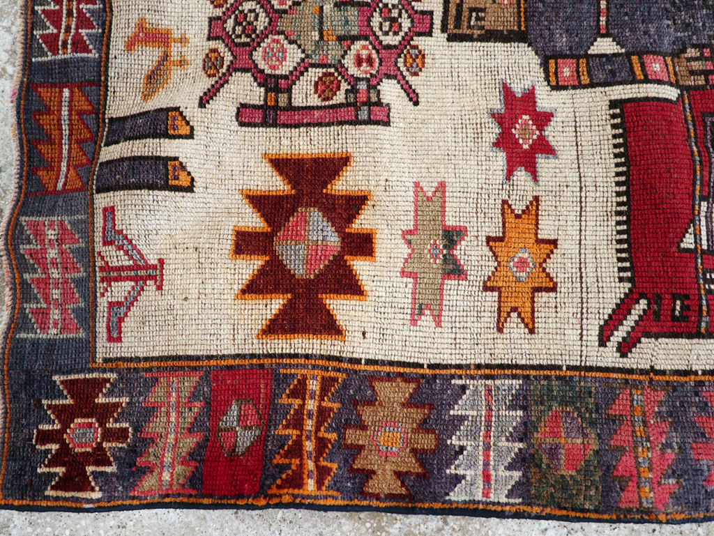 Vintage Persian Bakhtiari Rug, No.28361 - Galerie Shabab