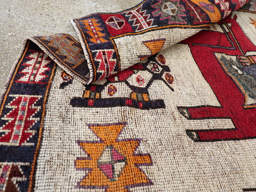 Vintage Persian Bakhtiari Rug, No.28361 - Galerie Shabab