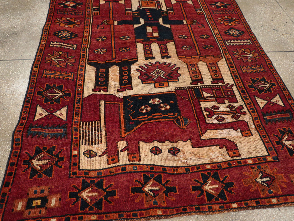 Vintage Persian Pictorial Bakhtiari Tribal Accent Rug, No.28363 - Galerie Shabab