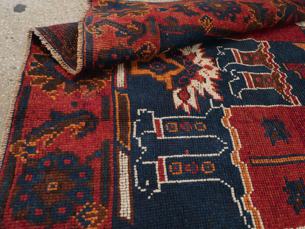 Vintage Persian Pictorial Bakhtiari Accent Rug, No.28364 - Galerie Shabab