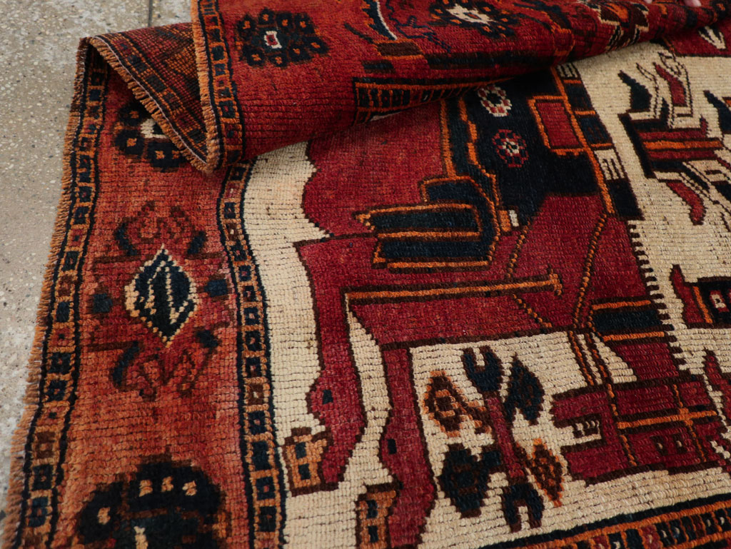 Vintage Persian Bakhtiari Pictorial Rug, No.28365 - Galerie Shabab