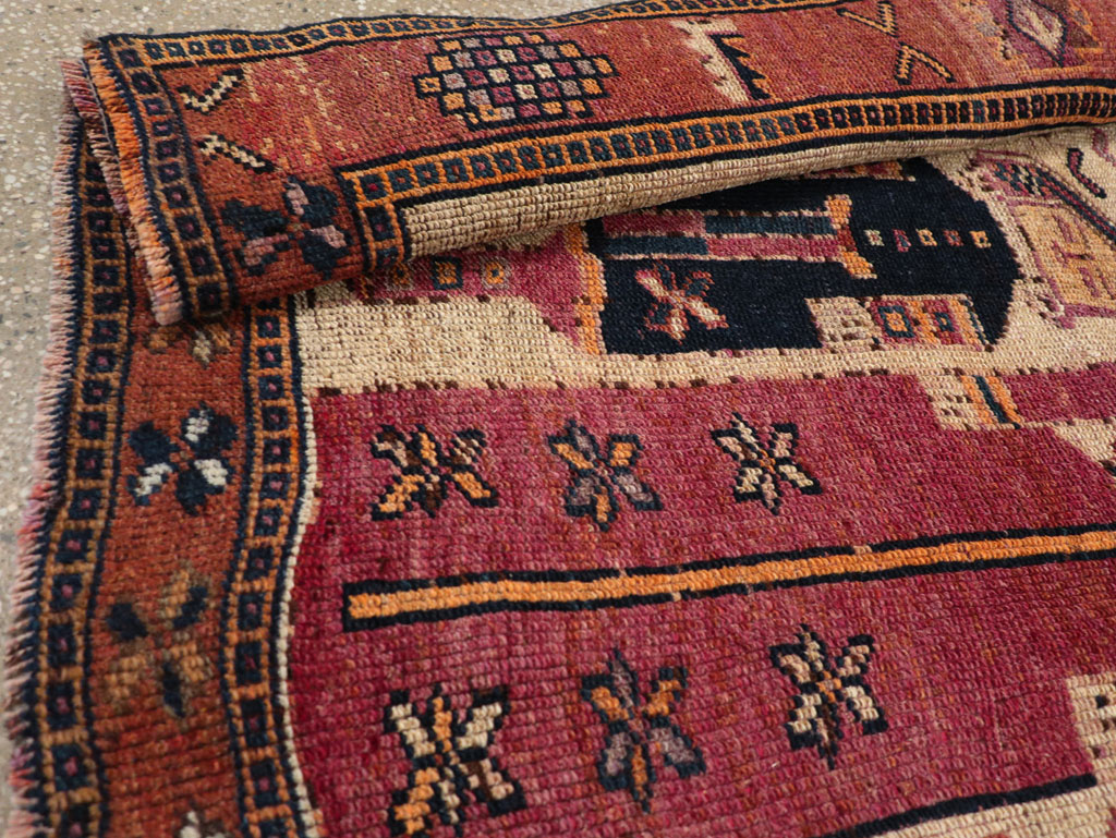 Vintage Persian Pictorial Bakhtiari Tribal Accent Rug, No.28366 - Galerie Shabab