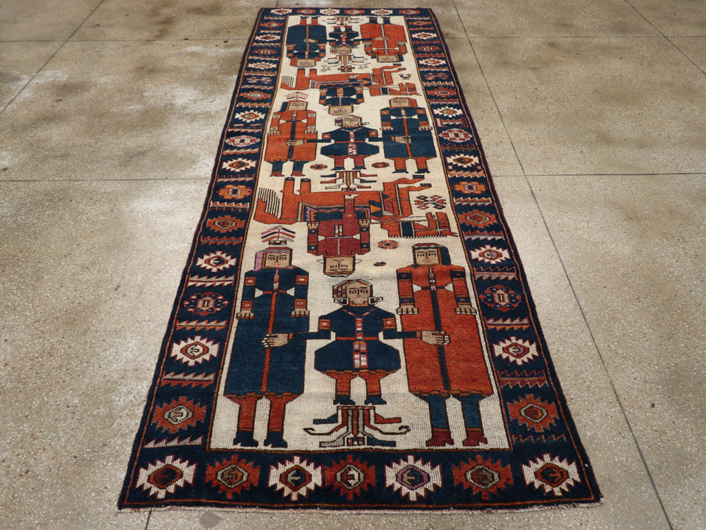 Vintage Persian Bakhtiari Pictoral Rug, No.28368 - Galerie Shabab
