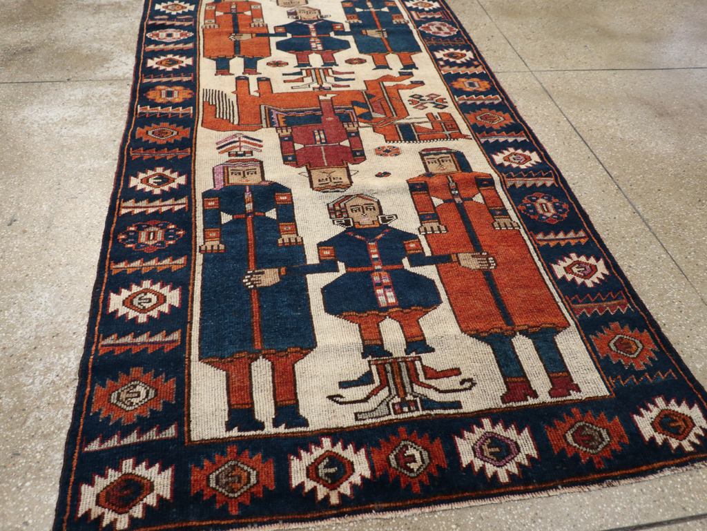 Vintage Persian Bakhtiari Pictoral Rug, No.28368 - Galerie Shabab