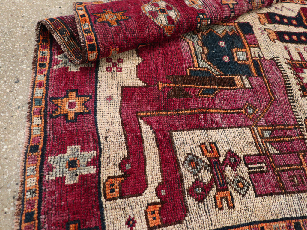 Vintage Persian Bakhtiari Pictorial Rug, No.28370 - Galerie Shabab