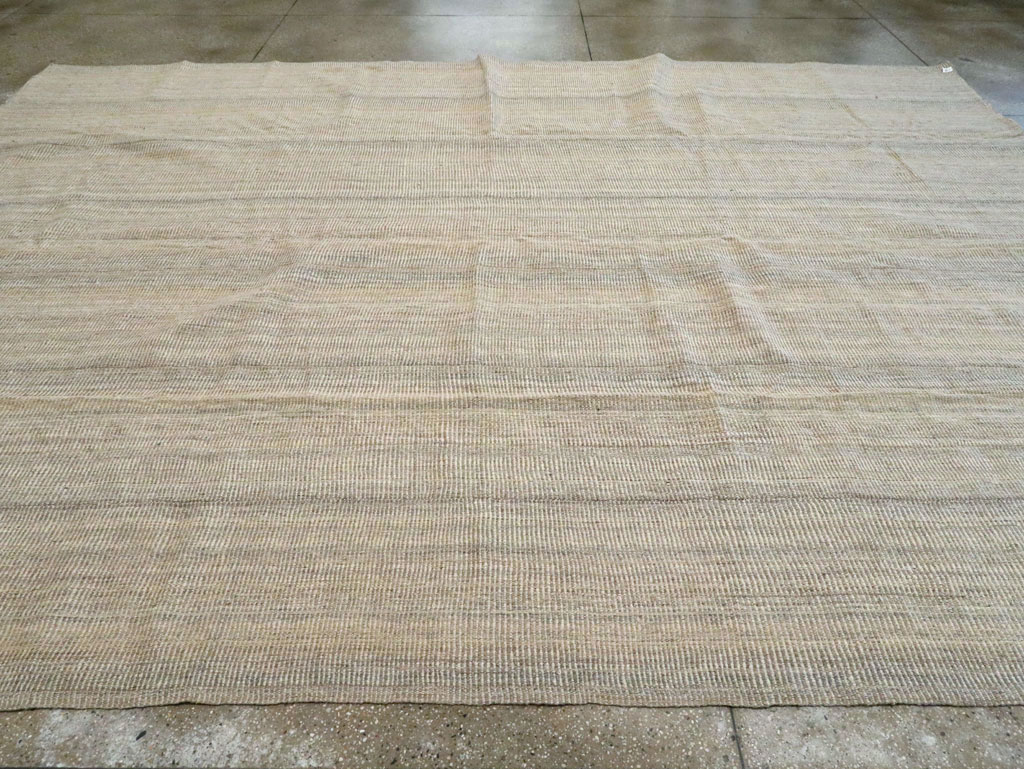 Vintage Persian Room Size Flatweave Rug, No.28373 - Galerie Shabab