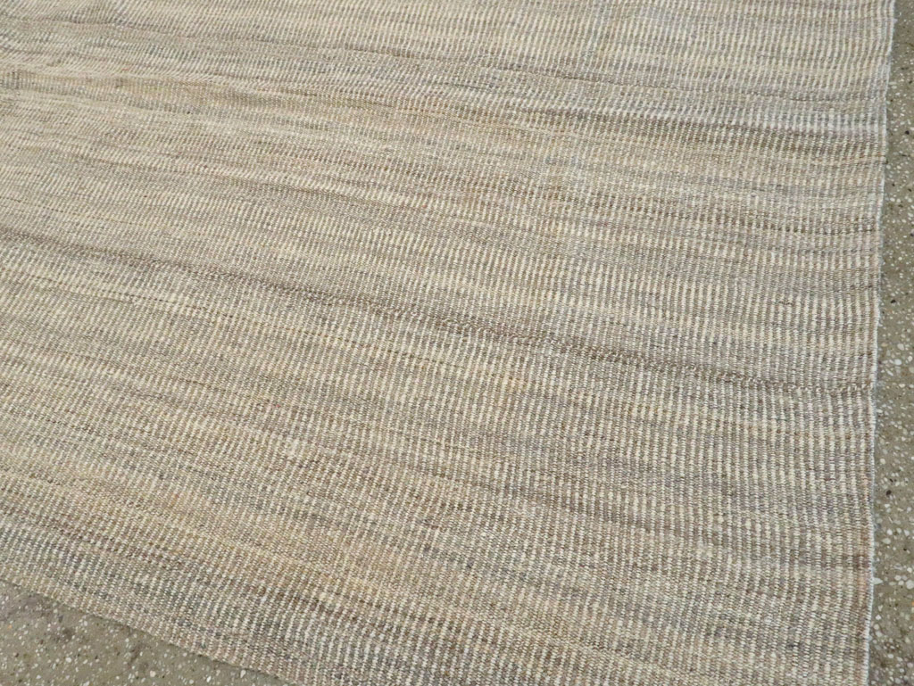 Vintage Persian Room Size Flatweave Rug, No.28373 - Galerie Shabab