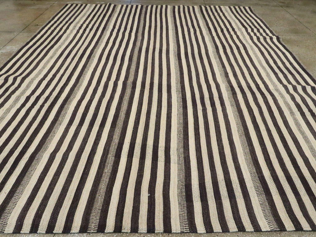 Vintage Persian Flatweave Kilim Room Size Carpet, No.28374 - Galerie Shabab