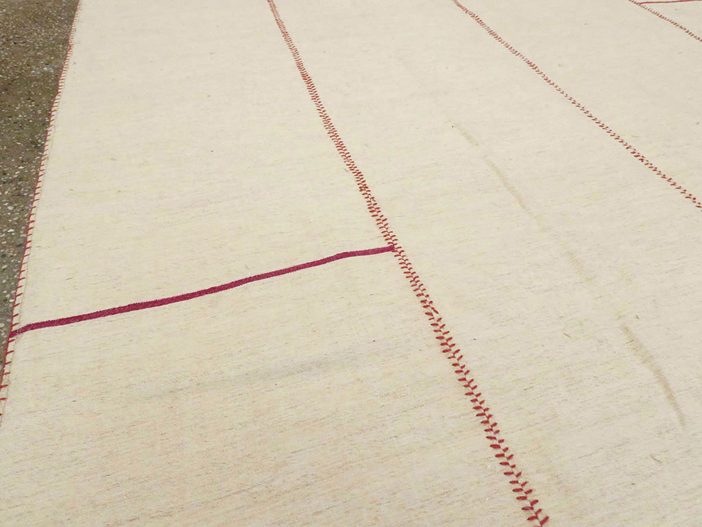 Contemporary Persian Flatweave Kilim Accent Rug, No.28376 - Galerie Shabab