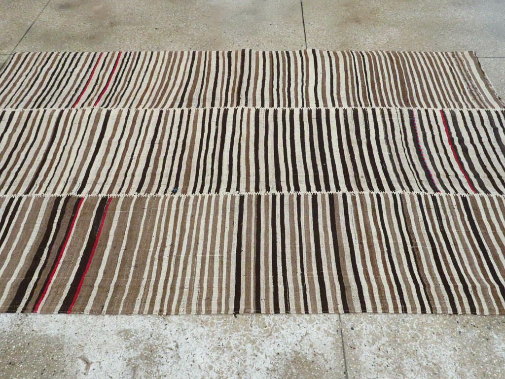 Vintage Persian Flatweave Kilim Accent Rug, No.28379 - Galerie Shabab