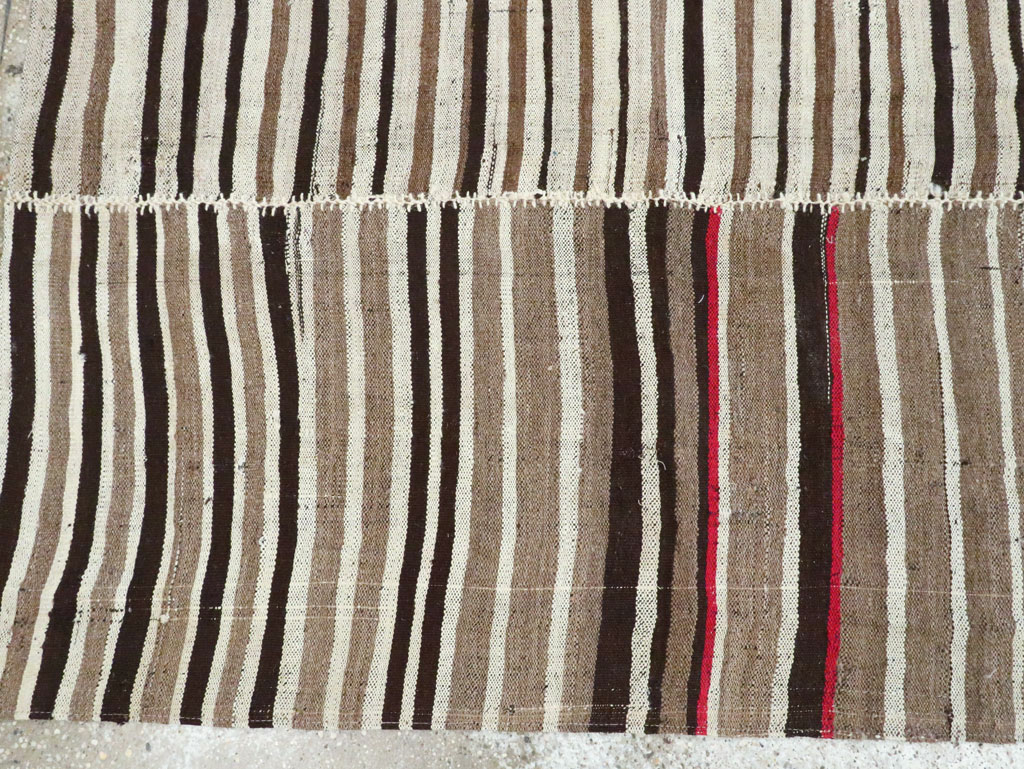 Vintage Persian Flatweave Kilim Accent Rug, No.28379 - Galerie Shabab
