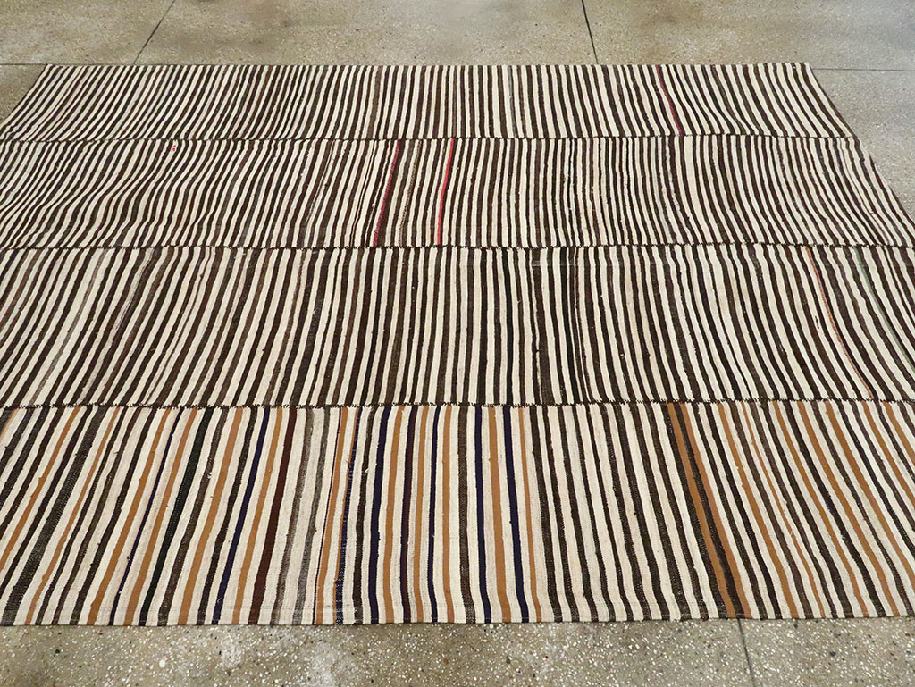 Vintage Persian Flatweave Kilim Accent Rug, No.28381 - Galerie Shabab