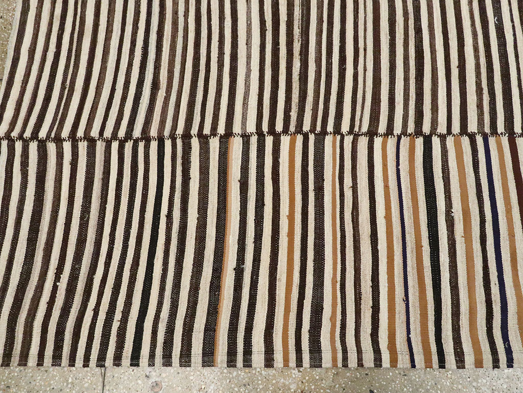Vintage Persian Flatweave Kilim Accent Rug, No.28381 - Galerie Shabab
