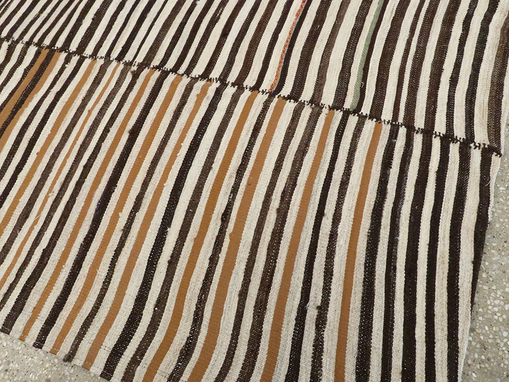 Vintage Persian Flatweave Kilim Accent Rug, No.28381 - Galerie Shabab