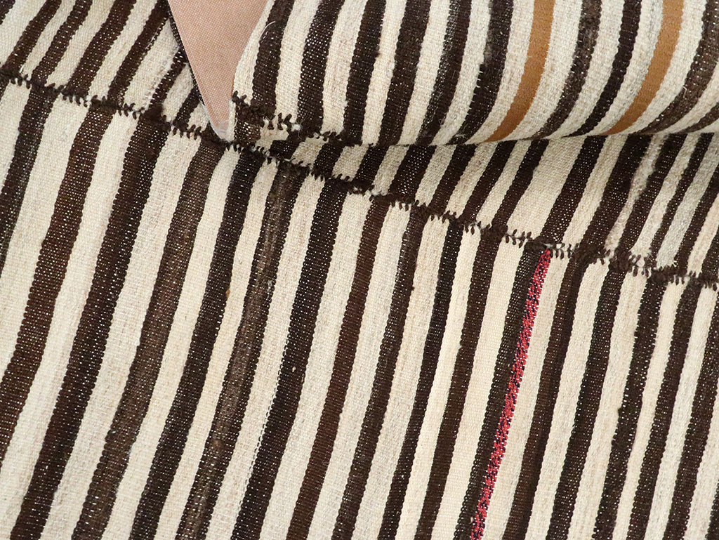 Vintage Persian Flatweave Kilim Accent Rug, No.28381 - Galerie Shabab