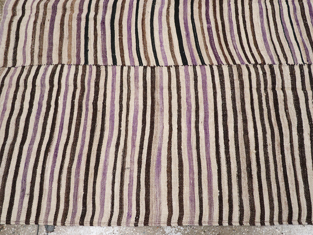 Vintage Persian Flatweave Kilim Accent Rug, No.28386 - Galerie Shabab