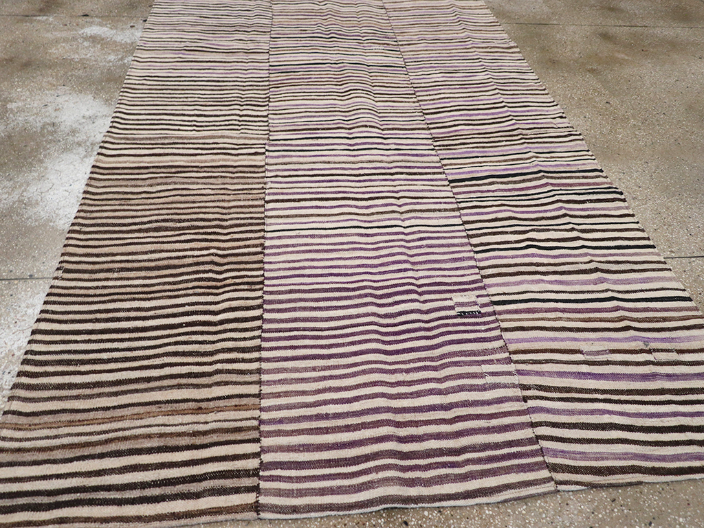 Vintage Persian Flatweave Kilim Accent Rug, No.28386 - Galerie Shabab