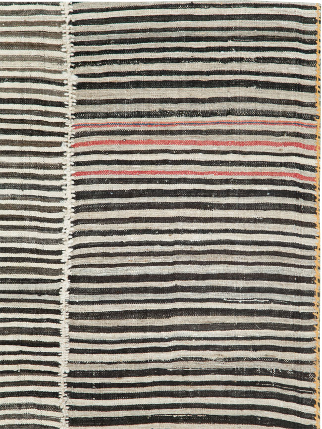 Vintage Persian Flatweave Kilim Accent Rug, No.28387 - Galerie Shabab