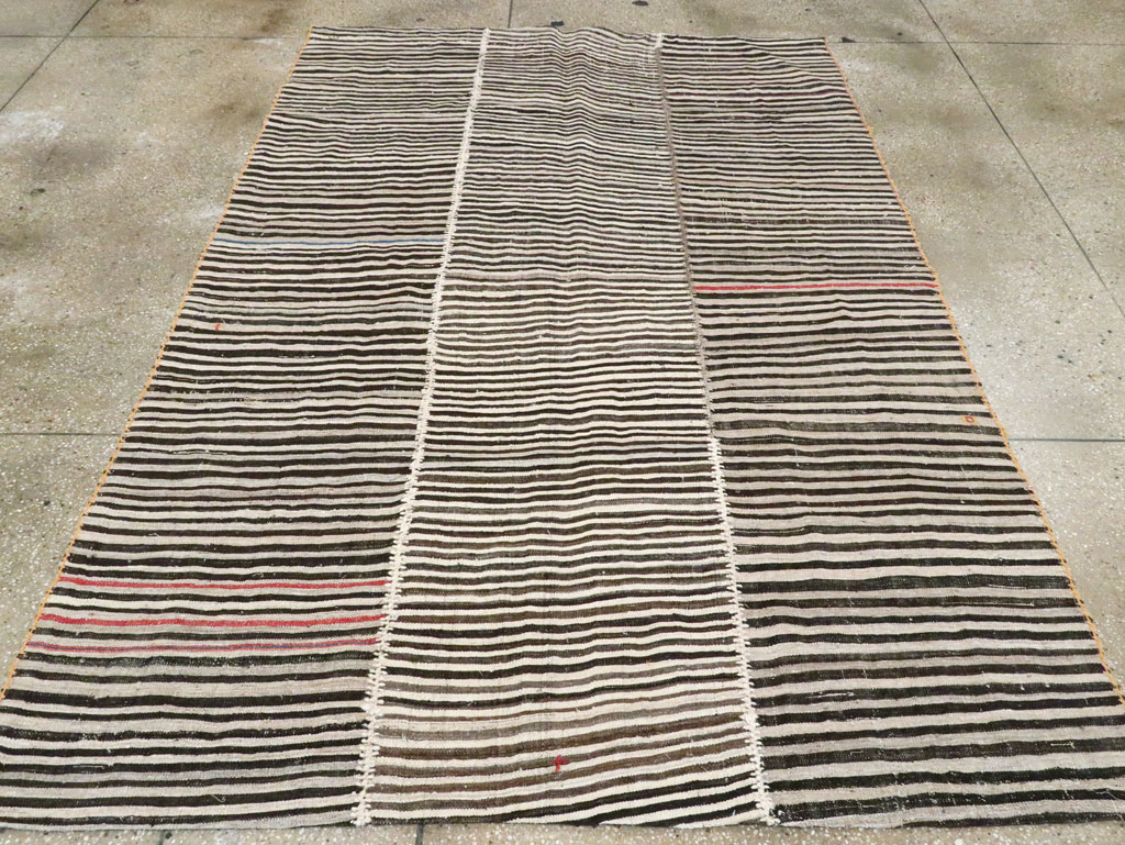 Vintage Persian Flatweave Kilim Accent Rug, No.28387 - Galerie Shabab