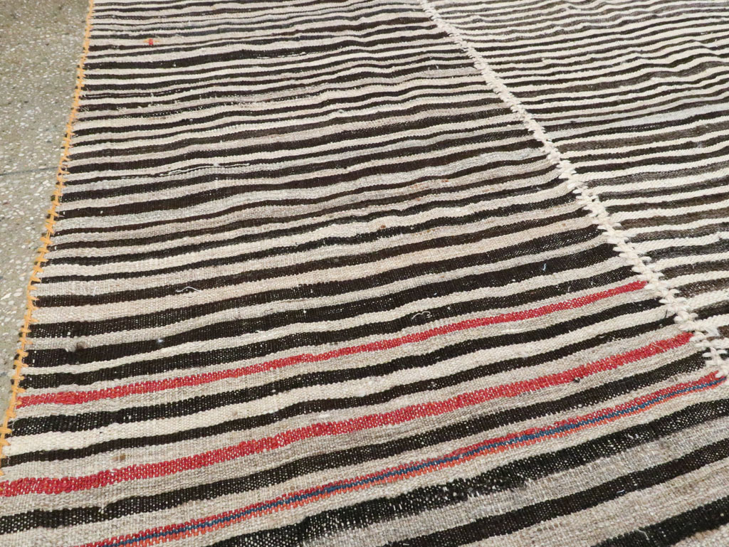 Vintage Persian Flatweave Kilim Accent Rug, No.28387 - Galerie Shabab