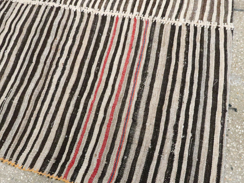 Vintage Persian Flatweave Kilim Accent Rug, No.28387 - Galerie Shabab